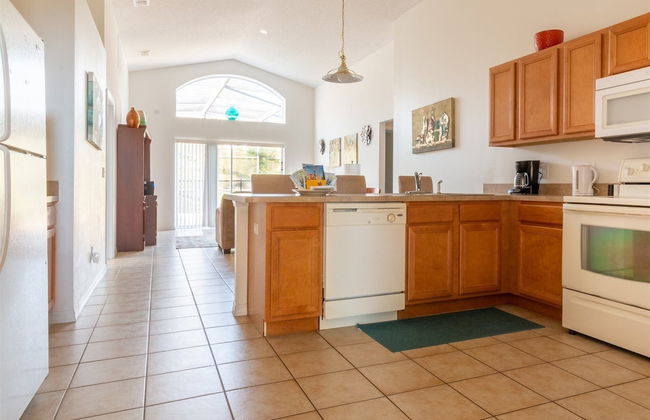 4 Bed and 3 Bath in Perfect Location With Pool by Florida Dream Home - Foto 11