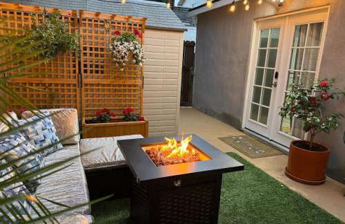 Modern Studio with Private Patio - Foto 1