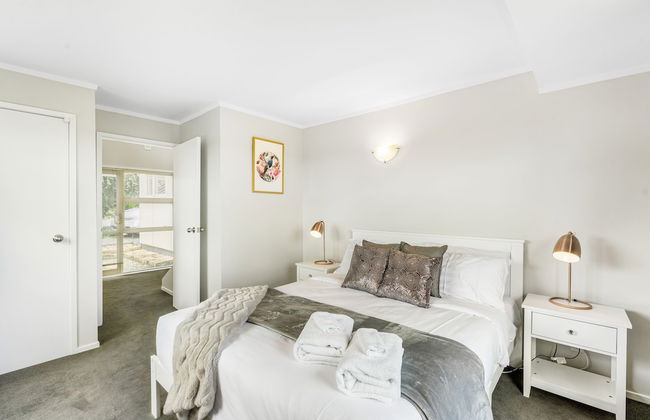 A Home away from Home - Netflix -Parking - Foto 8