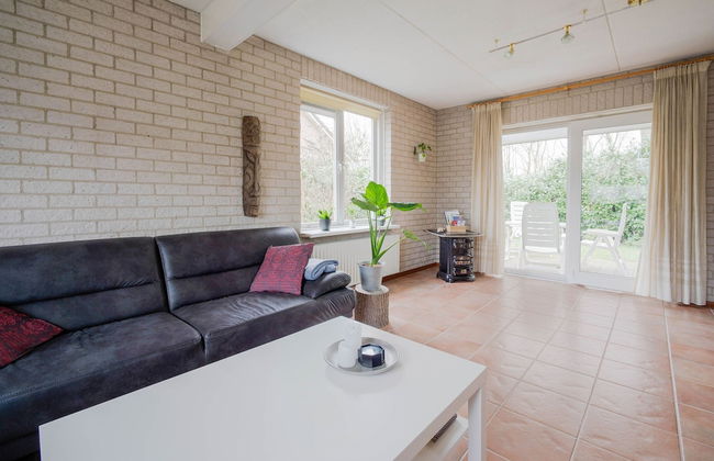 Lush Bungalow in Beek Gem Montferl& with Hot Tub - Photo 12