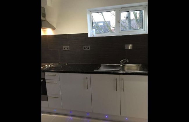 Small Modern Comfortable 2 Bedroom Apartment - Cmyr - Foto 42