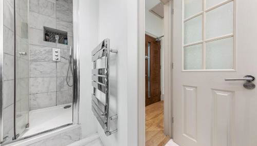 Modern Spacious 1 Bed Flat near Richmond Park - Foto 3, Shower