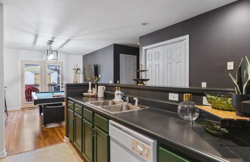 Pool Table WALK to Downtown Bars and Farmers Market - Foto 17