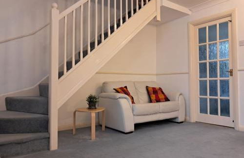 Two Bed house, Parking for 2 cars close to Heathrow - Foto 1