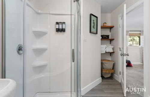 Pet Friendly 3BR 3BA Hill Country Home w Private Pool and Grill by Austin Vacay - Foto 30