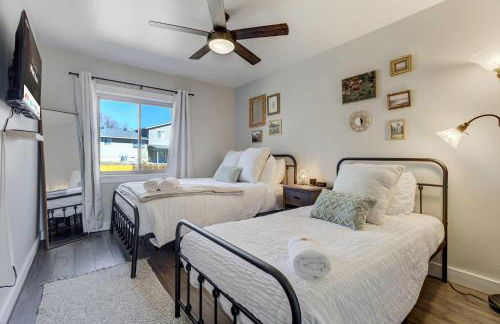 Wild Rose Family Retreat with BBQ & Fire Pit - Foto 29