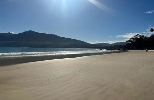 Vista dos sonhos na beira do mar de Angra com pier - Foto 16