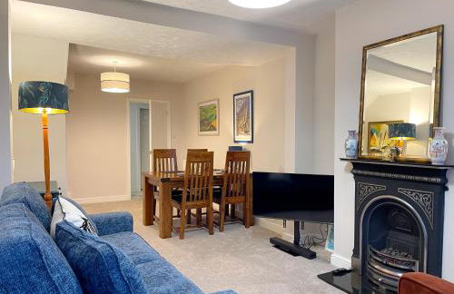 Stylish cottage in vibrant riverside village - Foto 12