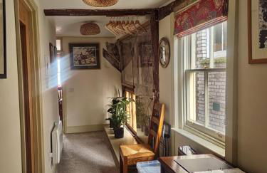 Central Gloucester Self-Catering Flat - A Hidden Gem - Foto 40