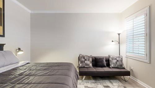 Outdoor Oasis with Pool and Hot Tub Perris Getaway - Foto 3