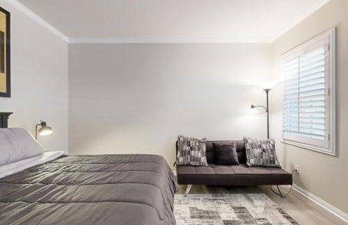 Outdoor Oasis with Pool and Hot Tub Perris Getaway - Foto 3