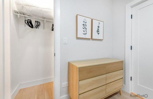 Modern 2BR Apartment with Free Parking in Avondale - Foto 6