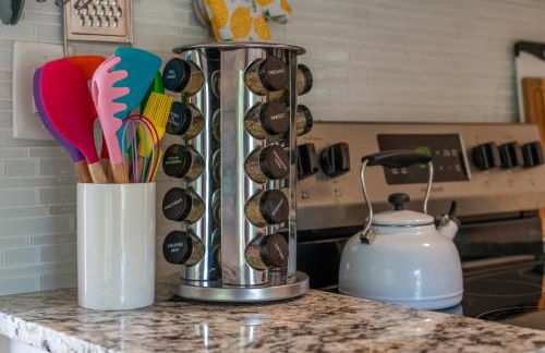 Spring Bungalow - A cozy getaway in downtown Hot Springs! - Foto 24