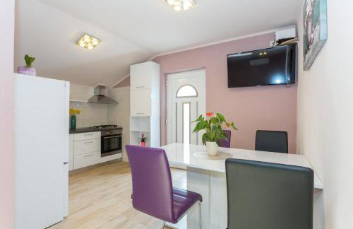 Apartment Robi - Photo 2