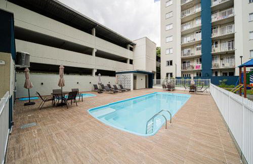 Aconchego e privacidade para sua família com 2 quartos, sala e cozinha integrados e sacada com churrasqueira - Foto 37