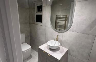 Exclusive, newly built detached garden studio, private and self-contained, within family home grounds - Foto 6