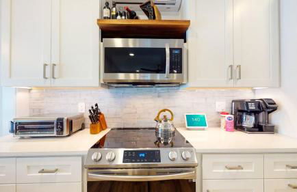 Historic 2BR 1BA with King bed-Fast Wi-Fi 75 OLED TV - Foto 10