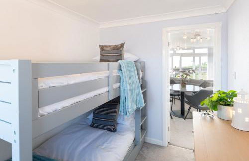 NEW Beachfront Apartment slps 4, West Bay, Dorset - Photo 18