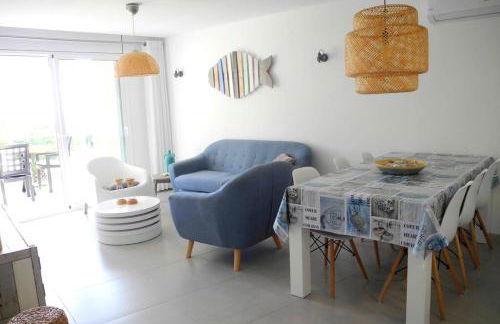 NEW! Modern apartment right on the beach! - Foto 10