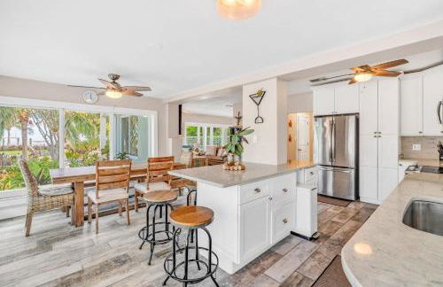 Paradise Point - Luxury Oceanfront Estate - Pool, Dock, Outdoor Kitchen & Family Amenities - Foto 3