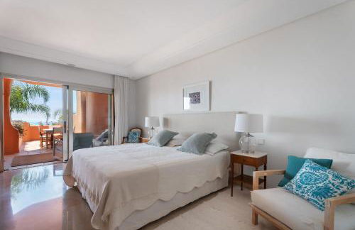 Exclusive 1 line Beach Apartment in Marbella with Panoramic Views - Foto 17