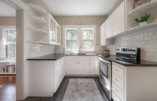 Historic & Cozy Bungalow by Downtown - Foto 5