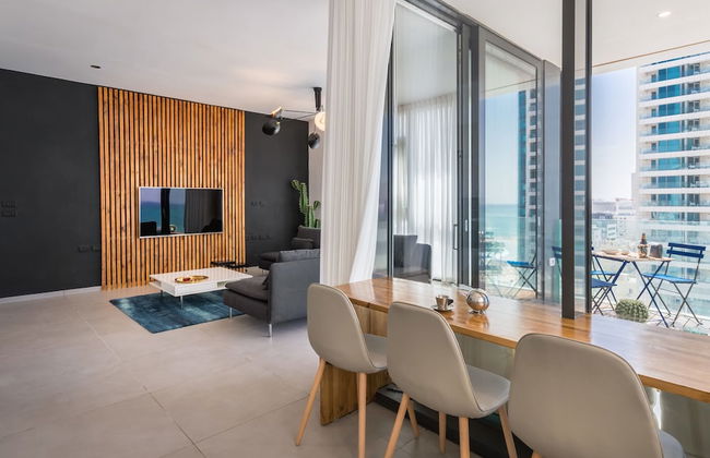 Front of Beach next to RoyalBeach Hotel - Foto 13