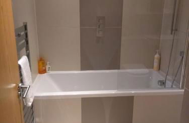 Three Bedroom Apartment by Beautiful Park - Photo 28