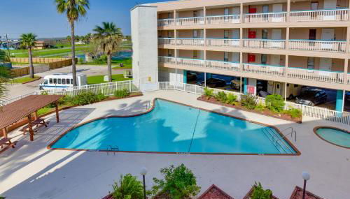 Waterfront Corpus Christi Escape with Pool Access! - Foto 2