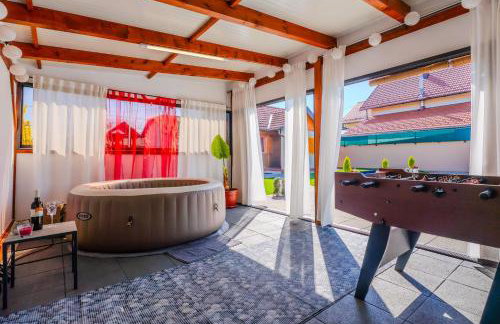 Timber Cottage With Pool - Happy Rentals - Foto 4