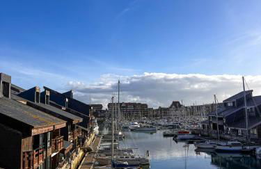 Bel appartement à Deauville - vue mer et port - Photo 8