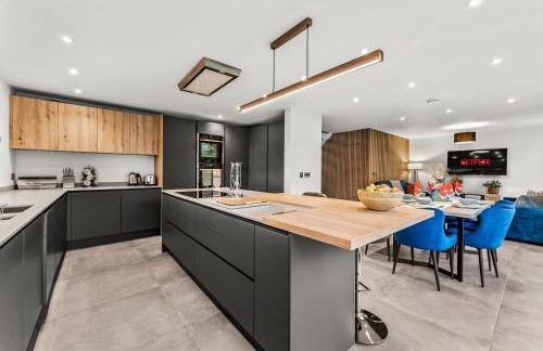 Elegant Retreat in Cheltenham - Garden & Parking Included - Foto 8