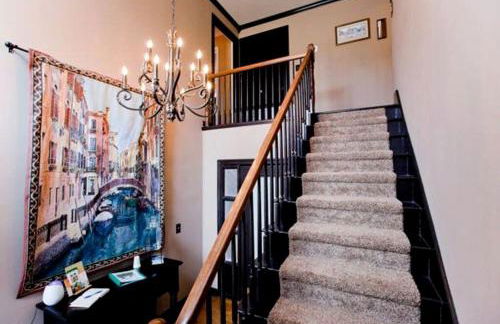 Peaceful Historic Villa with Hot Tub & Pool near Downtown Nashville, Tennessee - Photo 27