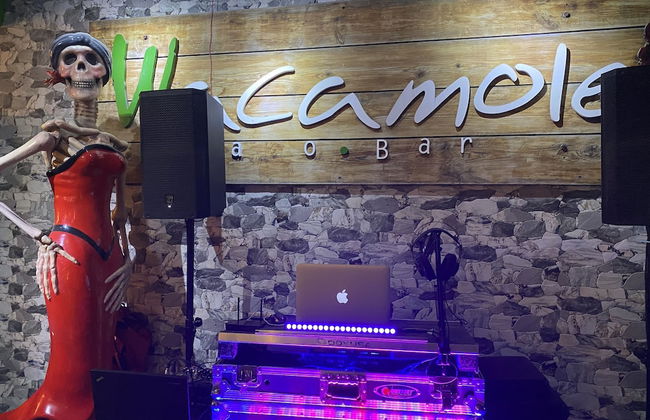 2 Minutes Walk to Beach Huge 3 bdrm Condo with Pool - Photo 79