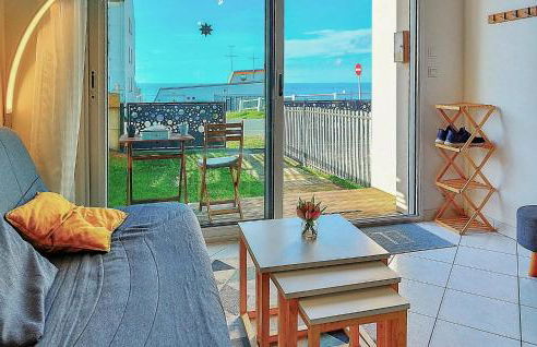 2 Bedroom Cozy Home In Jullouville - Foto 2