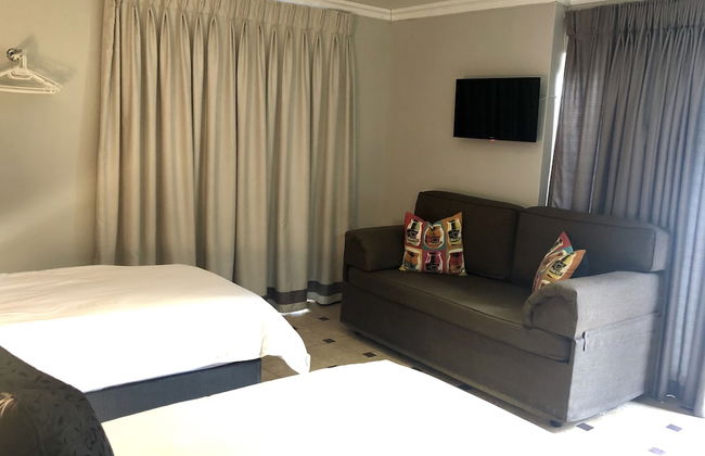 Modern Goldfields Apartments - Photo 3