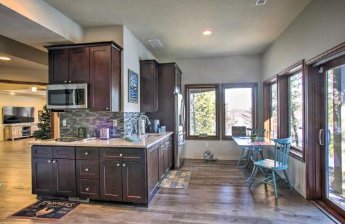 Luxurious Liberty Lake Hideaway with Hot Tub! - Foto 9