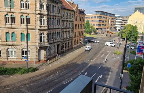 Familienfreundliche geräumige Design-Wohnung mit Balkon im Zentrum - APOLONIAliving - Foto 13