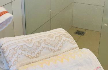 Sobrado espaçoso e aconchegante proximo ao centro - Foto 2