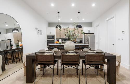 New Modern Dallas Skyline Rooftop Firepit and a Garage - Foto 18