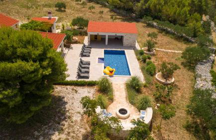 Luxury Villa Nature with heated private pool, sauna & fire pit, a short walk to the beach - Photo 46