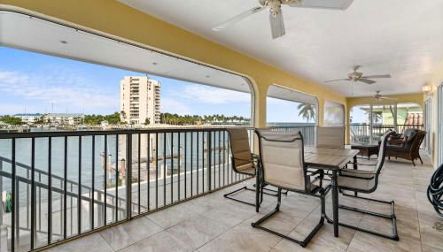 Sunset Harbor Waterfront Villa with Dock Cabana Club - Foto 5