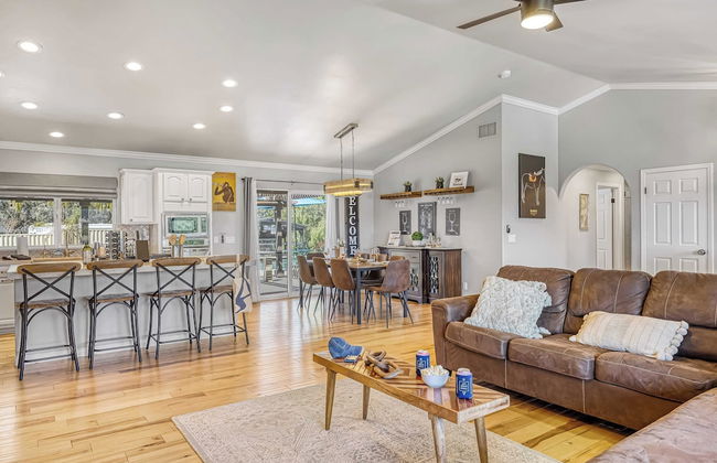 Temecula Wine Country Home w/ Pool, Hot Tub, Game Room & Vineyard Views - Foto 7