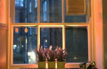 Beautiful Grade 2 Home in centre of Newcastle-St James Park FREE CITY PARKING - Foto 20