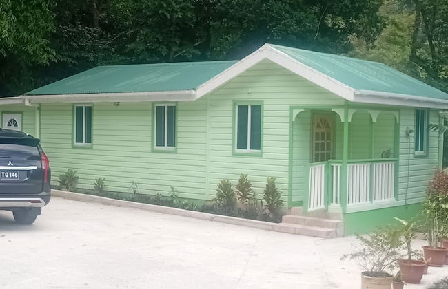 Pinard's Mountain Resort- Cottage 9 - Photo 1