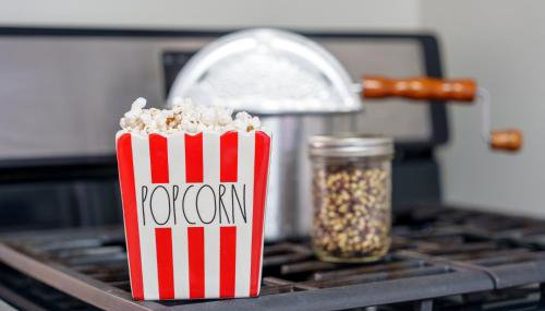 King Bed, Stocked Kitchen, Easy Driveway Parking, 2mi to Downtown & Coliseum - Foto 3