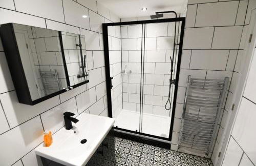 Modern Home in Royston, Free Off-Street Parking, Perfect for Families, Contractors & Work - Foto 5