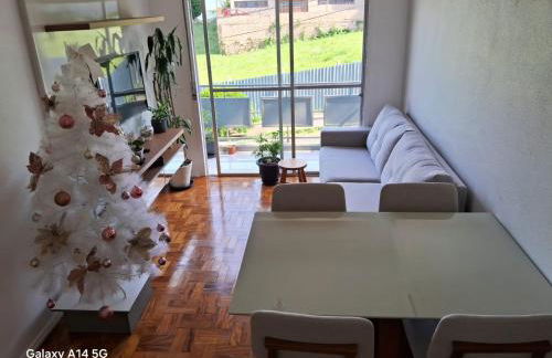 Apto bem localizado e tranquilo no centro - Foto 1