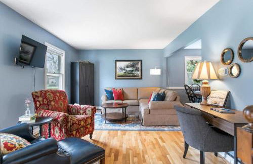 Colonial Cottage with Hot Tub & Sauna-Family Friendly - Photo 8