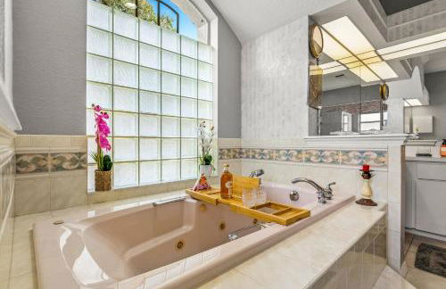 Quiet and Cozy 3 beds 3 baths in Spring Hill with heated Pool and Hot Tub - Foto 9